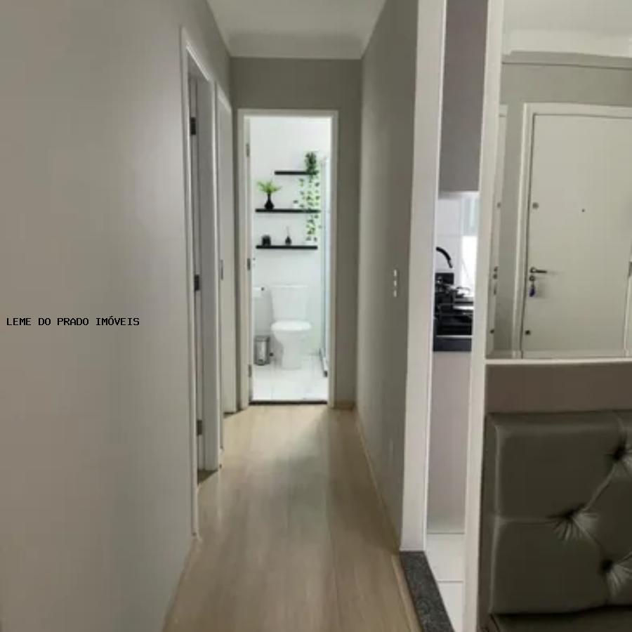 Apartamento à venda com 2 quartos, 45m² - Foto 3