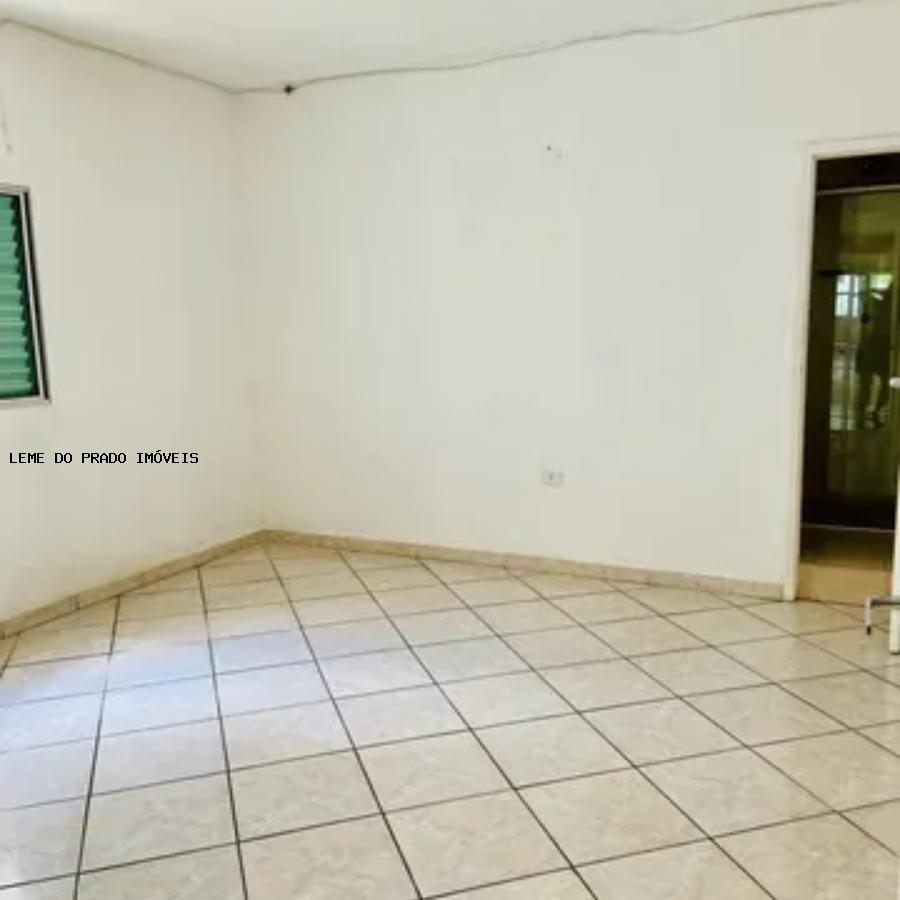 Casa à venda com 4 quartos, 204m² - Foto 4