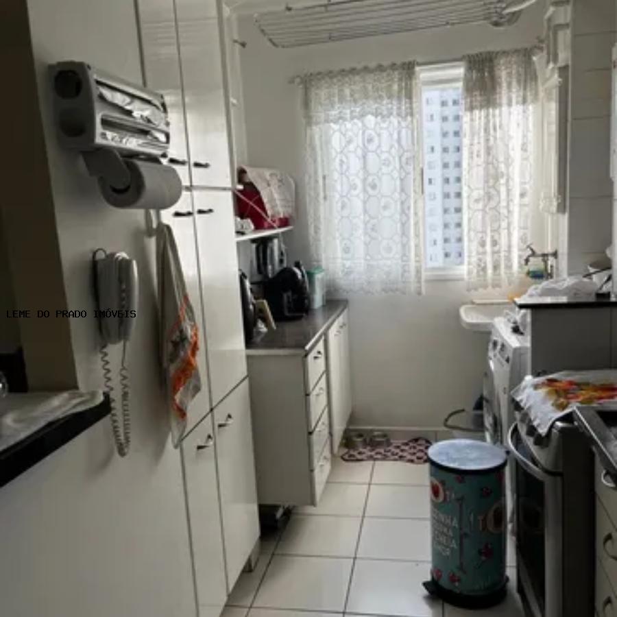 Apartamento à venda com 2 quartos, 66m² - Foto 14