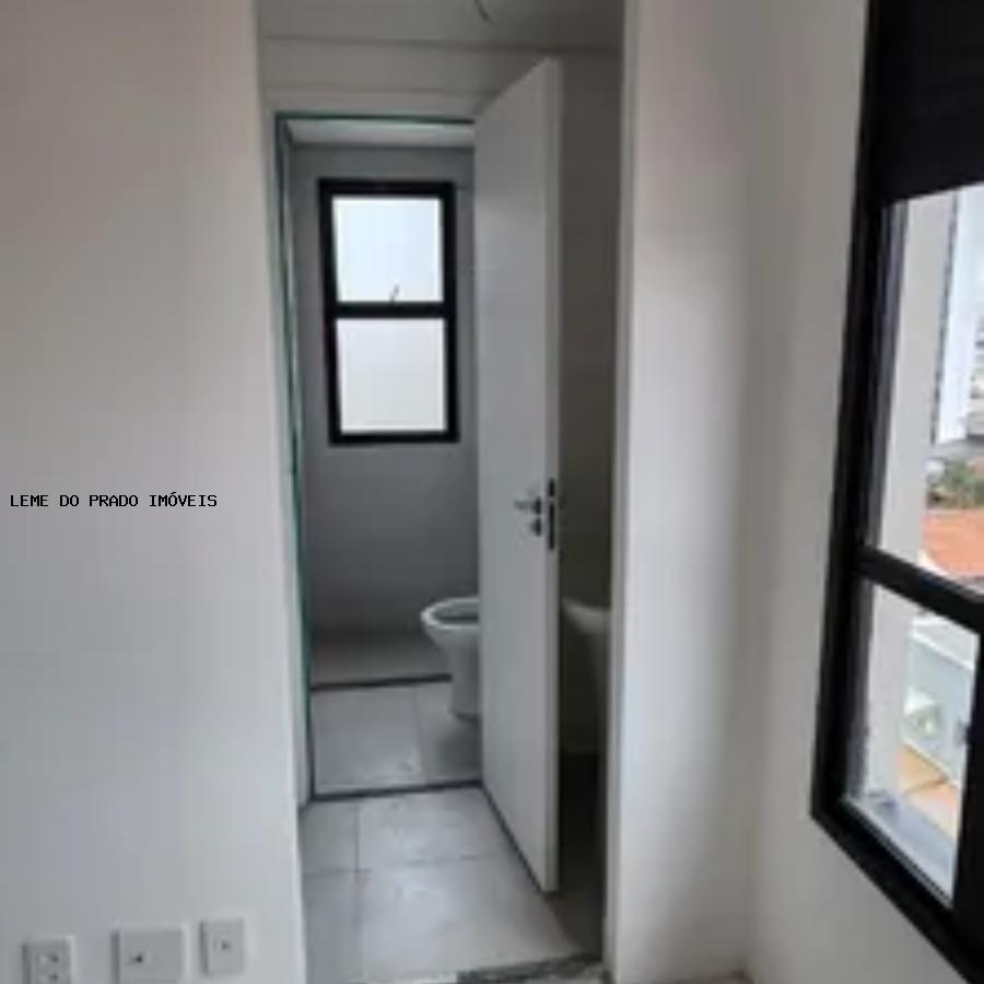 Apartamento à venda com 2 quartos, 34m² - Foto 2