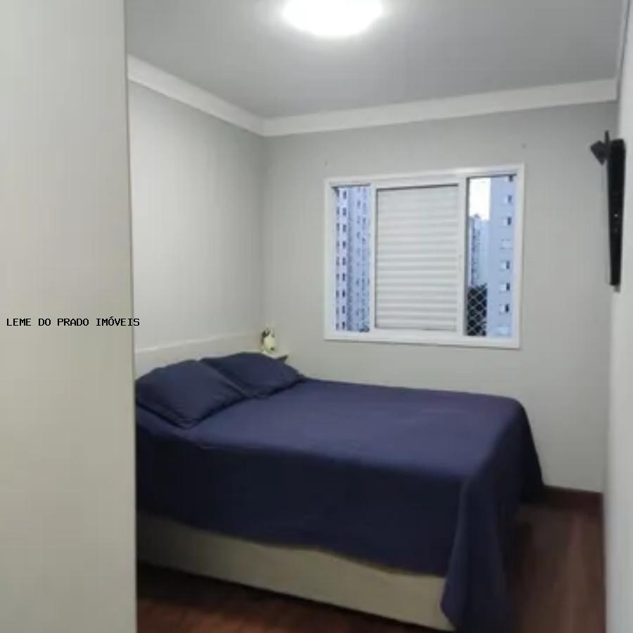 Apartamento à venda com 2 quartos, 72m² - Foto 7