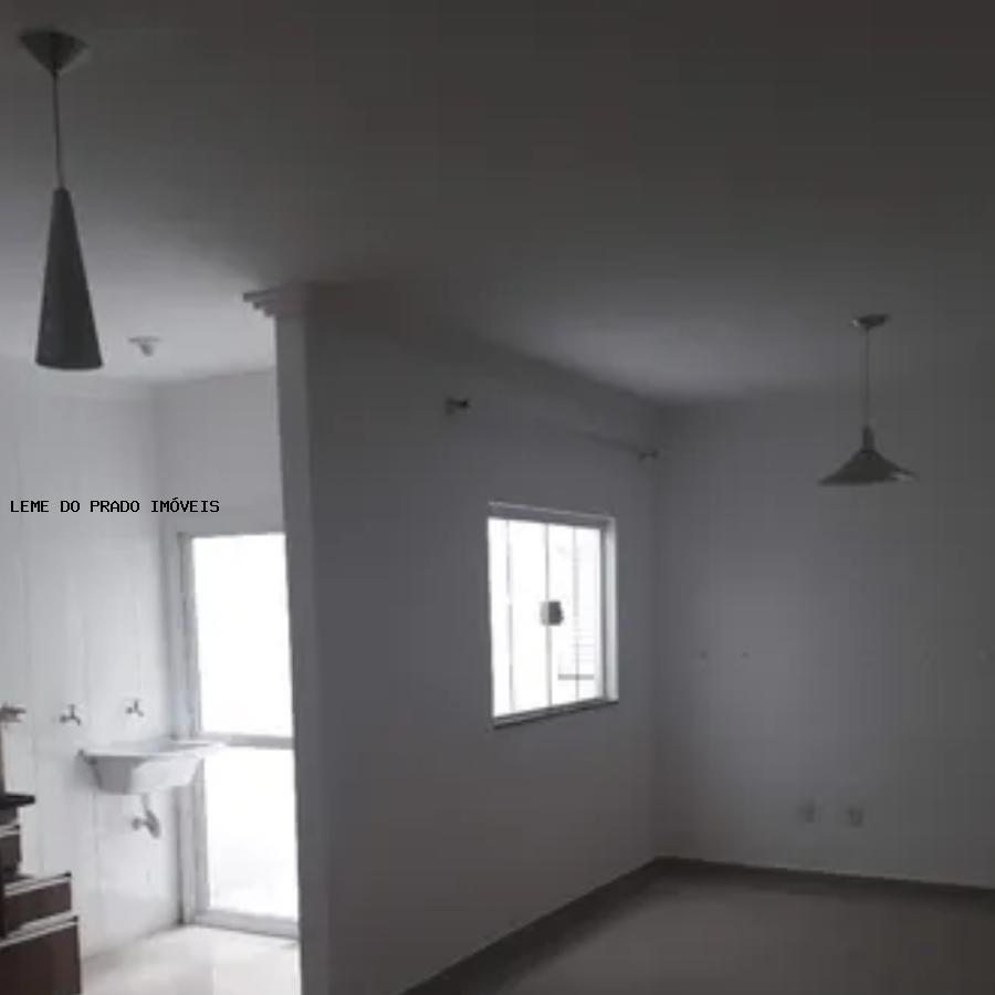 Apartamento à venda com 2 quartos, 67m² - Foto 3