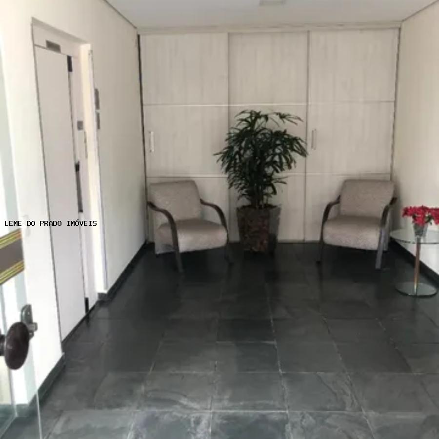 Apartamento à venda com 3 quartos, 89m² - Foto 2