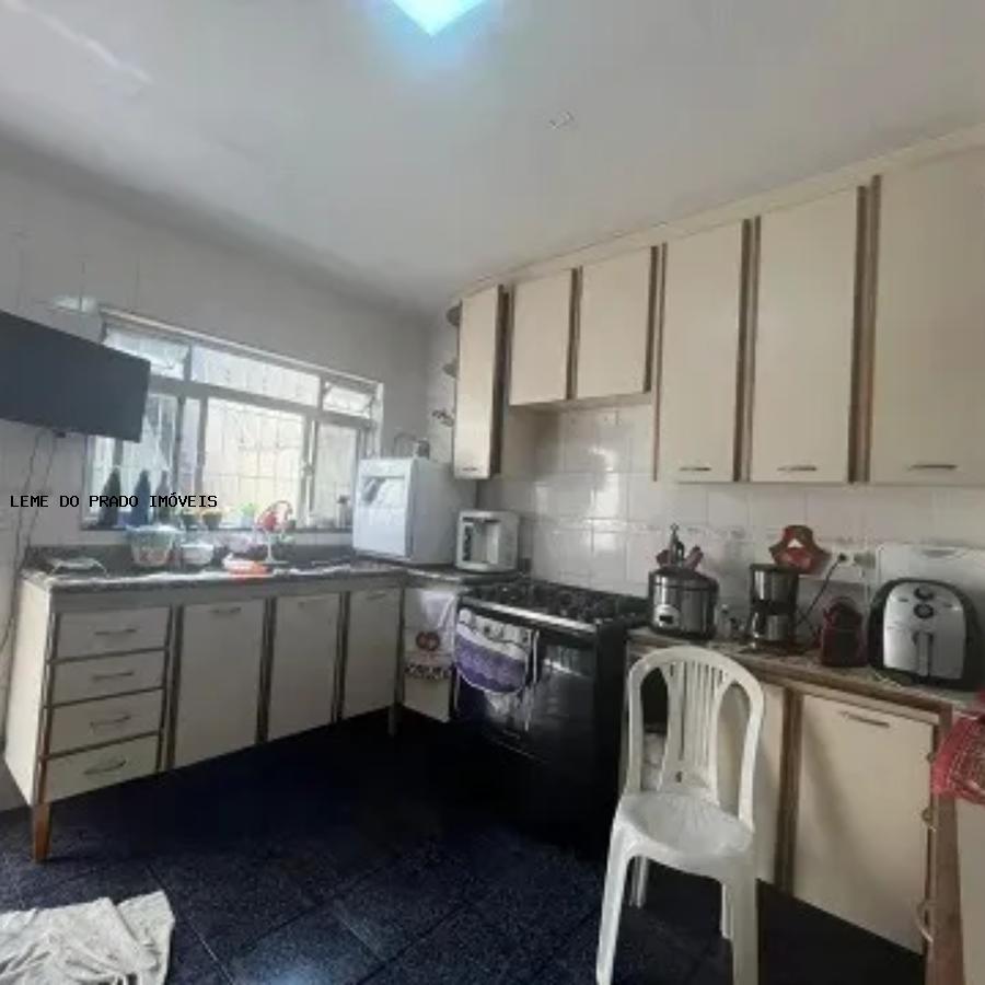 Sobrado à venda com 3 quartos, 220m² - Foto 11