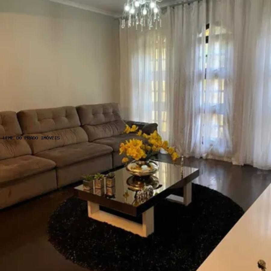 Sobrado à venda com 3 quartos, 243m² - Foto 3