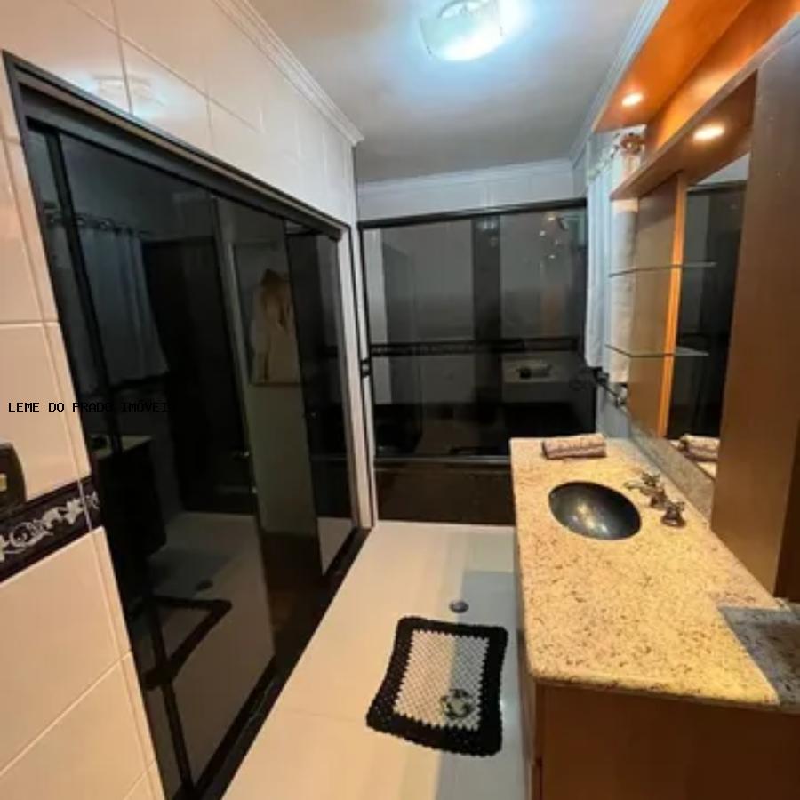 Sobrado à venda com 3 quartos, 243m² - Foto 12