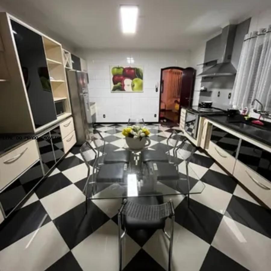 Sobrado à venda com 3 quartos, 243m² - Foto 18