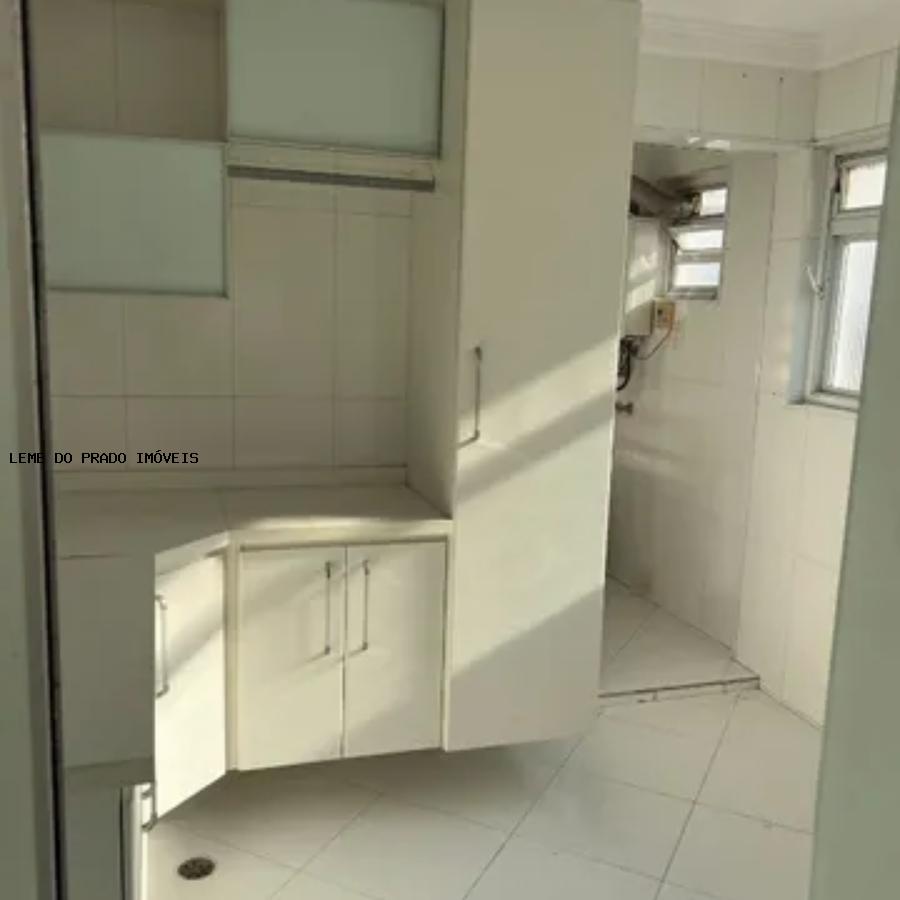 Apartamento à venda com 3 quartos, 130m² - Foto 15