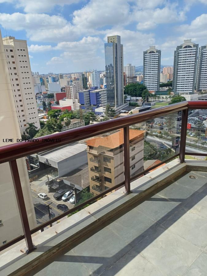 Apartamento à venda com 3 quartos, 143m² - Foto 1