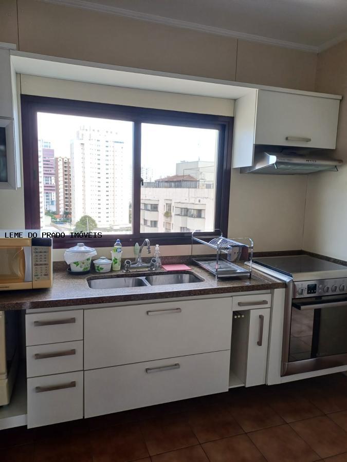 Apartamento à venda com 3 quartos, 143m² - Foto 4