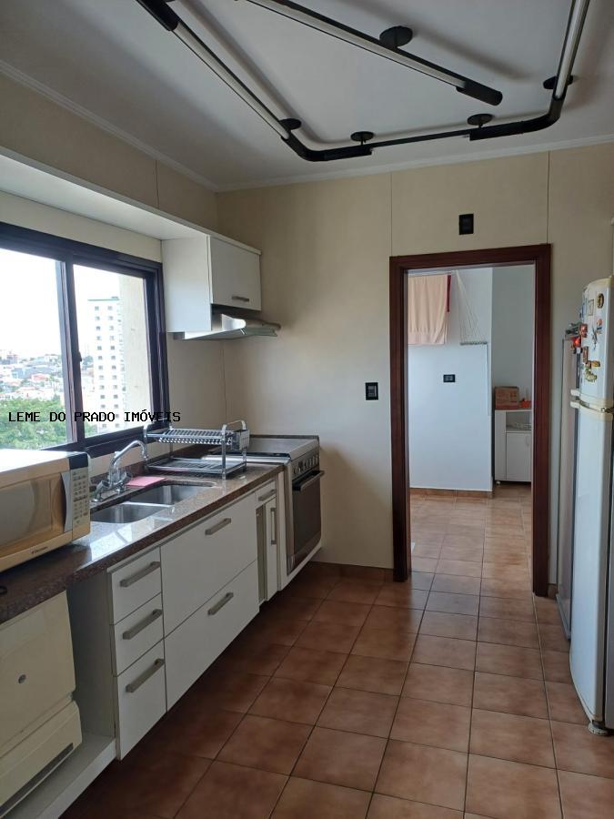 Apartamento à venda com 3 quartos, 143m² - Foto 5