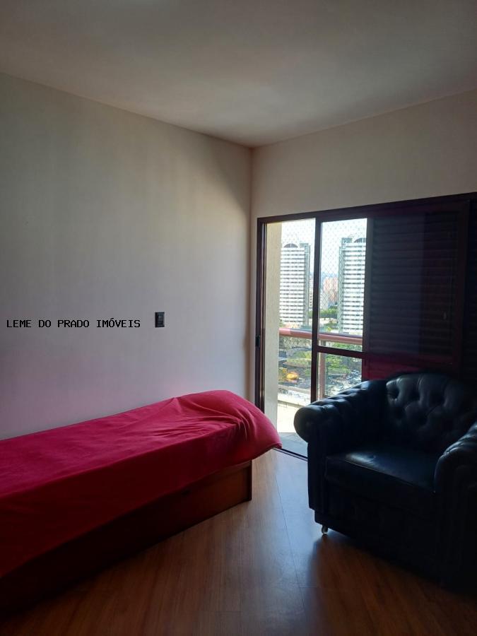 Apartamento à venda com 3 quartos, 143m² - Foto 18