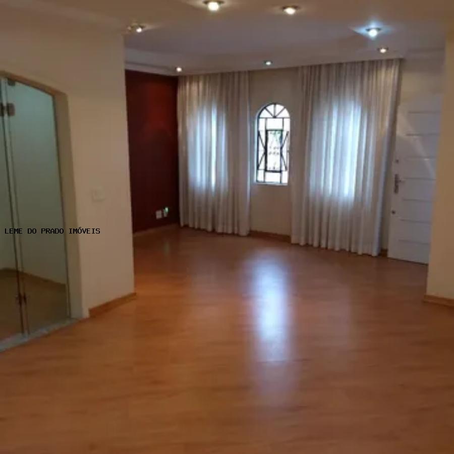 Sobrado para alugar com 3 quartos, 300m² - Foto 1