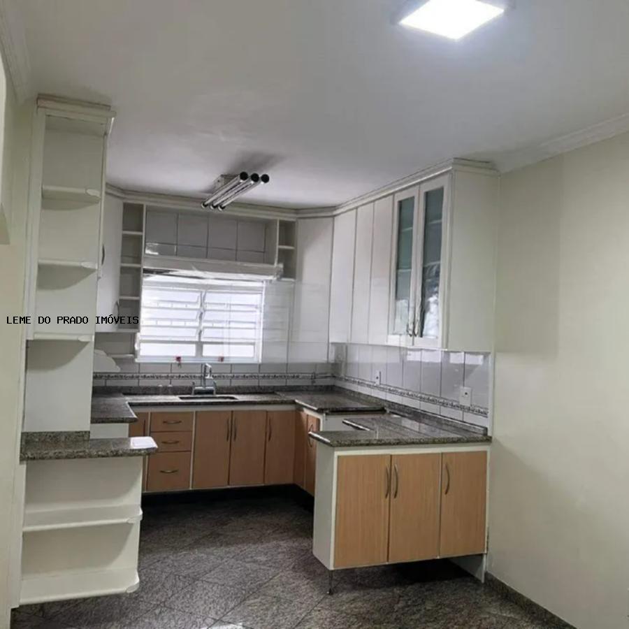 Sobrado para alugar com 3 quartos, 300m² - Foto 9