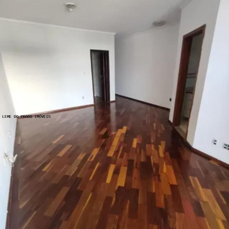 Sobrado para alugar com 3 quartos, 297m² - Foto 2