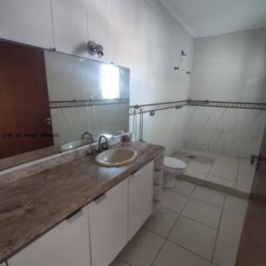 Sobrado para alugar com 3 quartos, 297m² - Foto 13