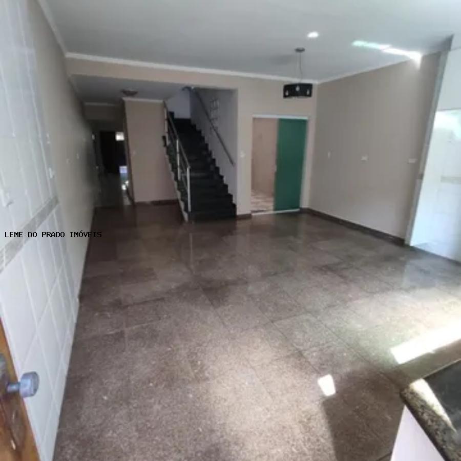 Sobrado para alugar com 3 quartos, 297m² - Foto 17