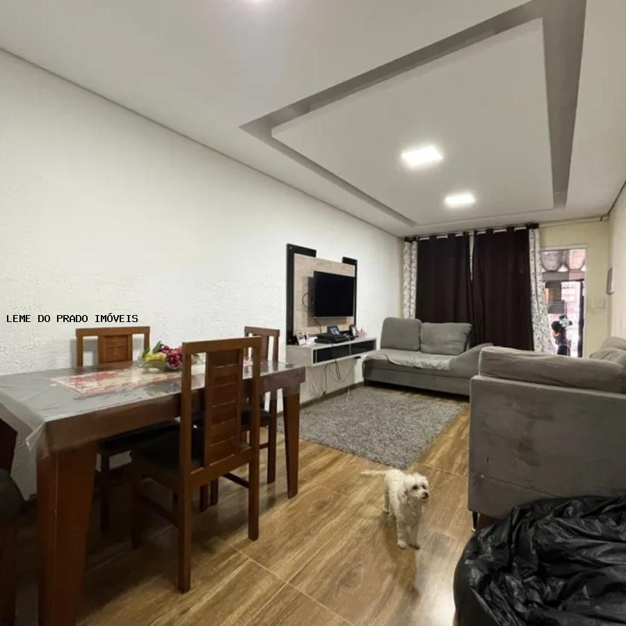 Casa à venda com 2 quartos, 160m² - Foto 1