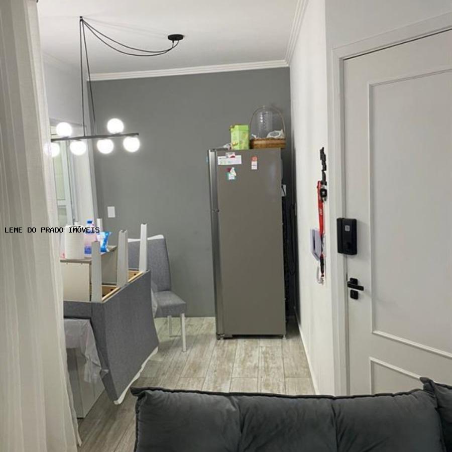 Apartamento à venda com 2 quartos, 48m² - Foto 2