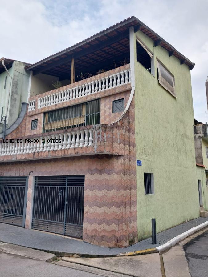 Sobrado à venda com 2 quartos, 212m² - Foto 1