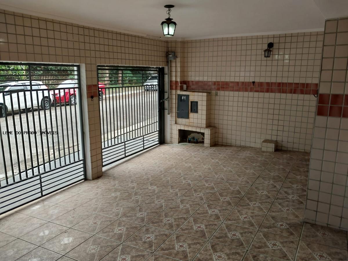 Sobrado à venda com 2 quartos, 212m² - Foto 3