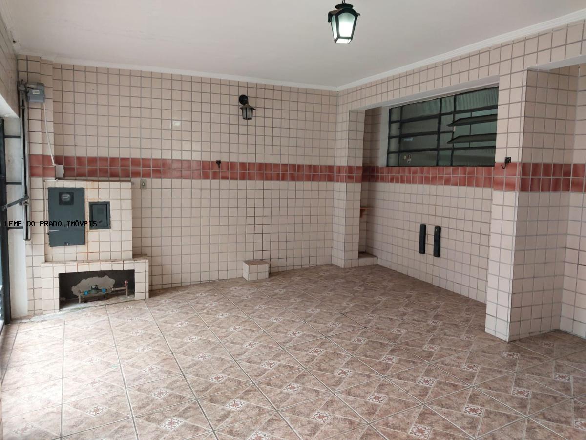 Sobrado à venda com 2 quartos, 212m² - Foto 8