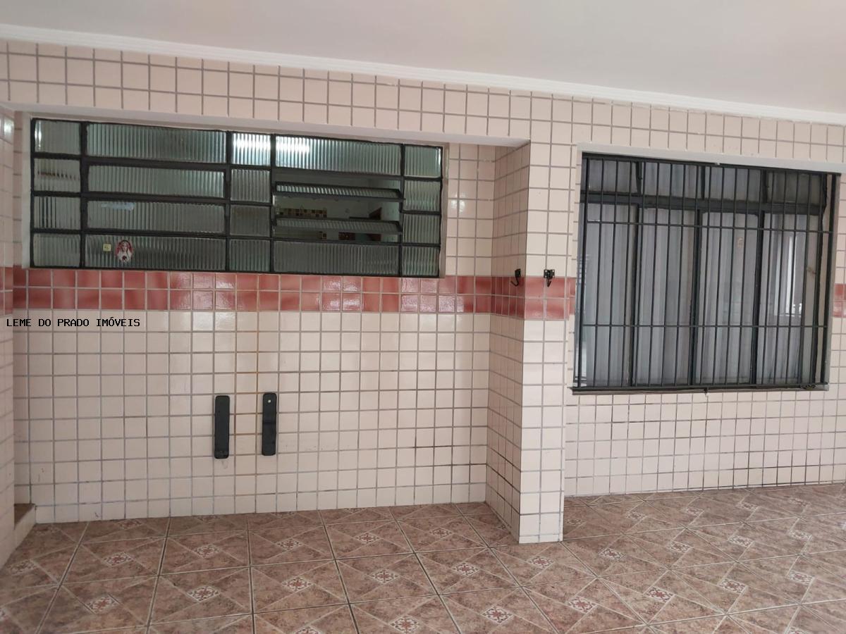 Sobrado à venda com 2 quartos, 212m² - Foto 9