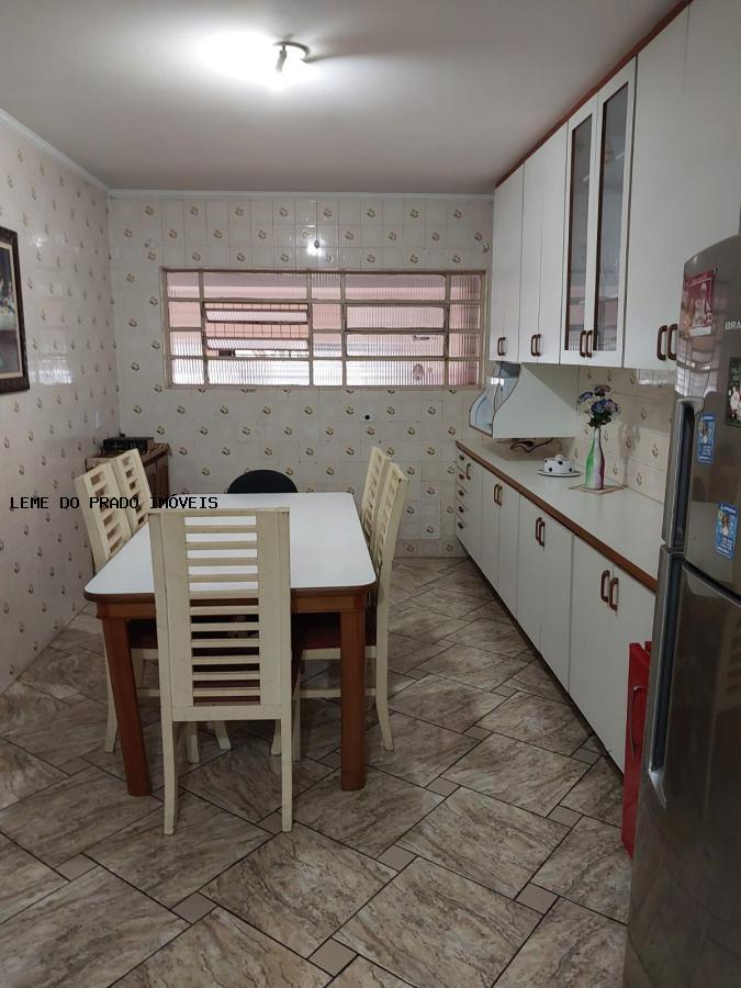 Sobrado à venda com 2 quartos, 212m² - Foto 15