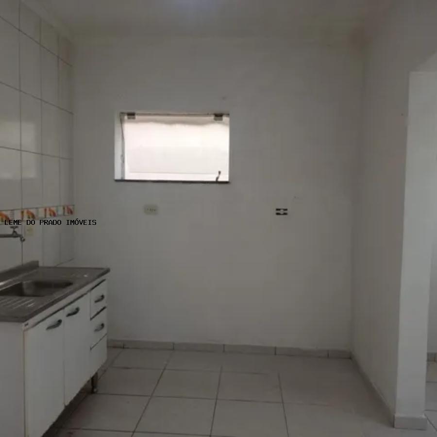 Apartamento à venda com 2 quartos, 62m² - Foto 3