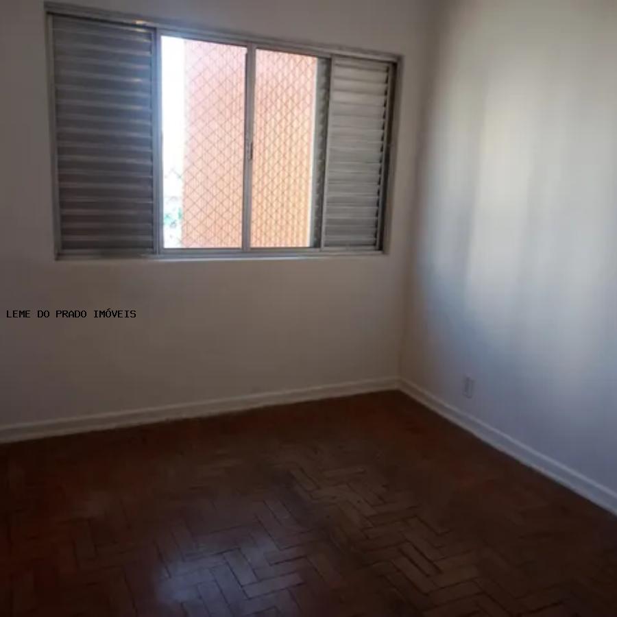 Apartamento à venda com 2 quartos, 62m² - Foto 4