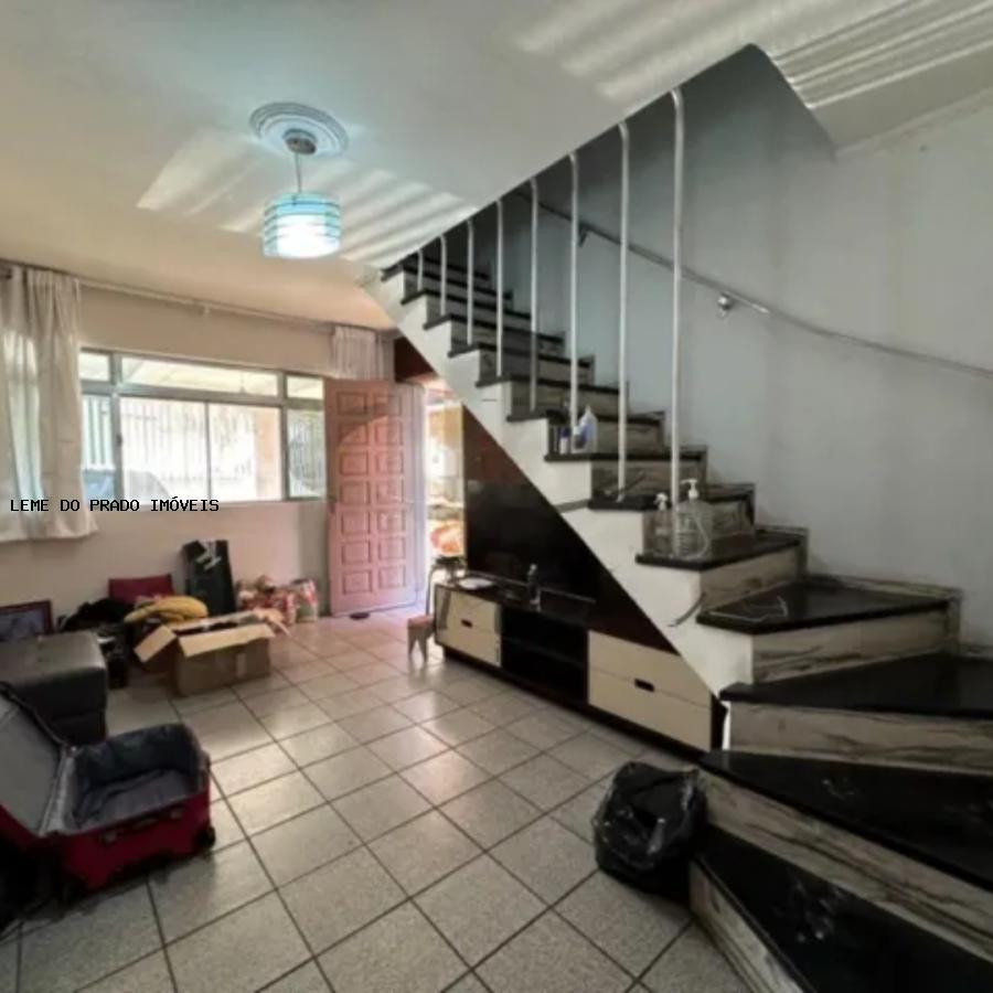 Sobrado à venda com 3 quartos, 256m² - Foto 1