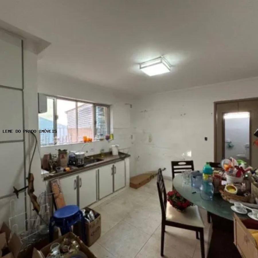 Sobrado à venda com 3 quartos, 256m² - Foto 2