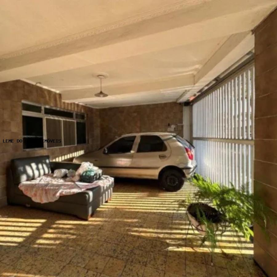 Sobrado à venda com 3 quartos, 256m² - Foto 3