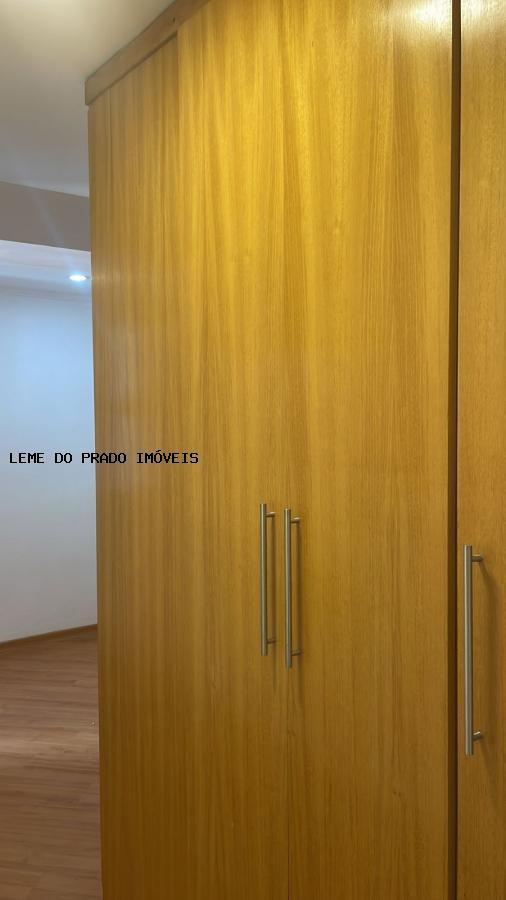 Apartamento à venda com 2 quartos, 55m² - Foto 11