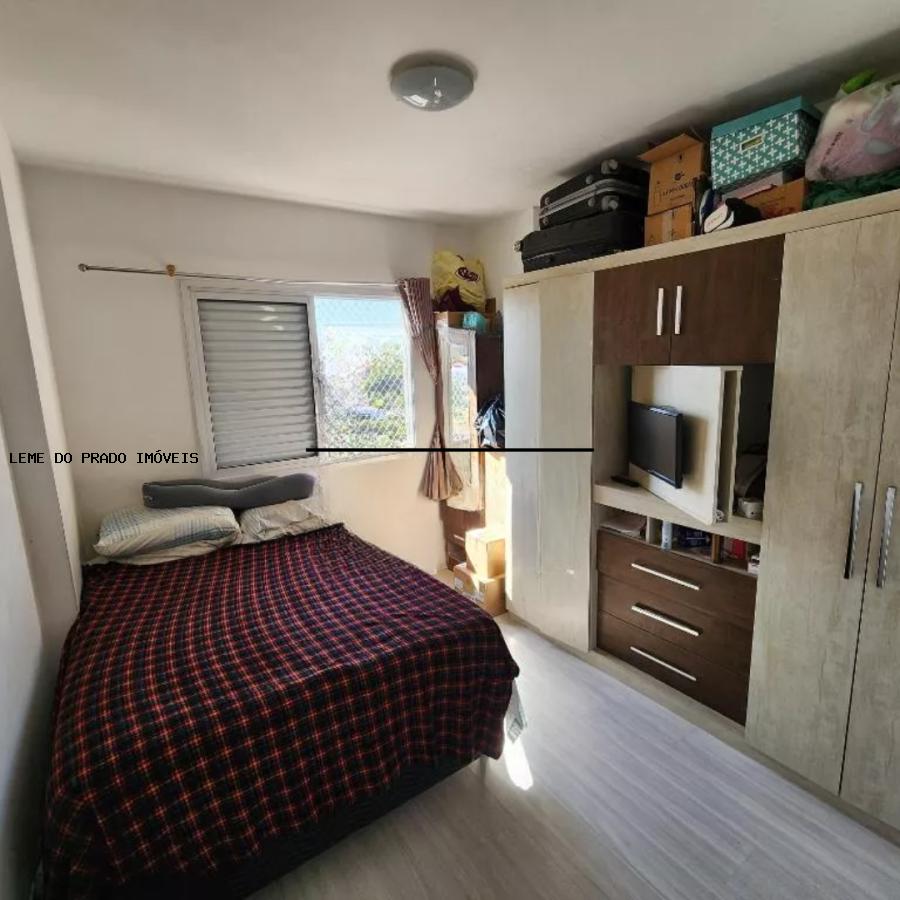 Apartamento à venda com 2 quartos, 70m² - Foto 3