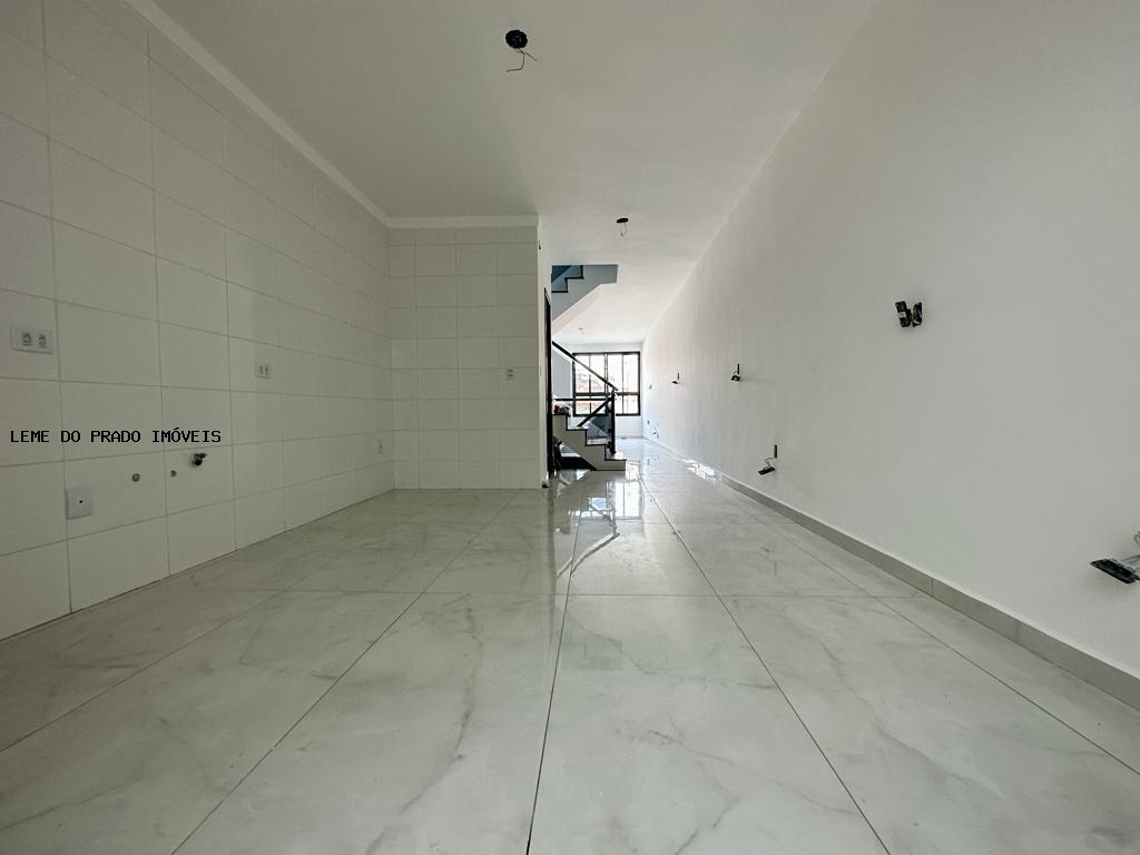 Sobrado à venda com 3 quartos, 110m² - Foto 2