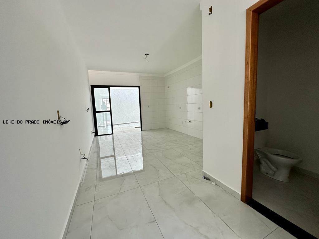 Sobrado à venda com 3 quartos, 110m² - Foto 3