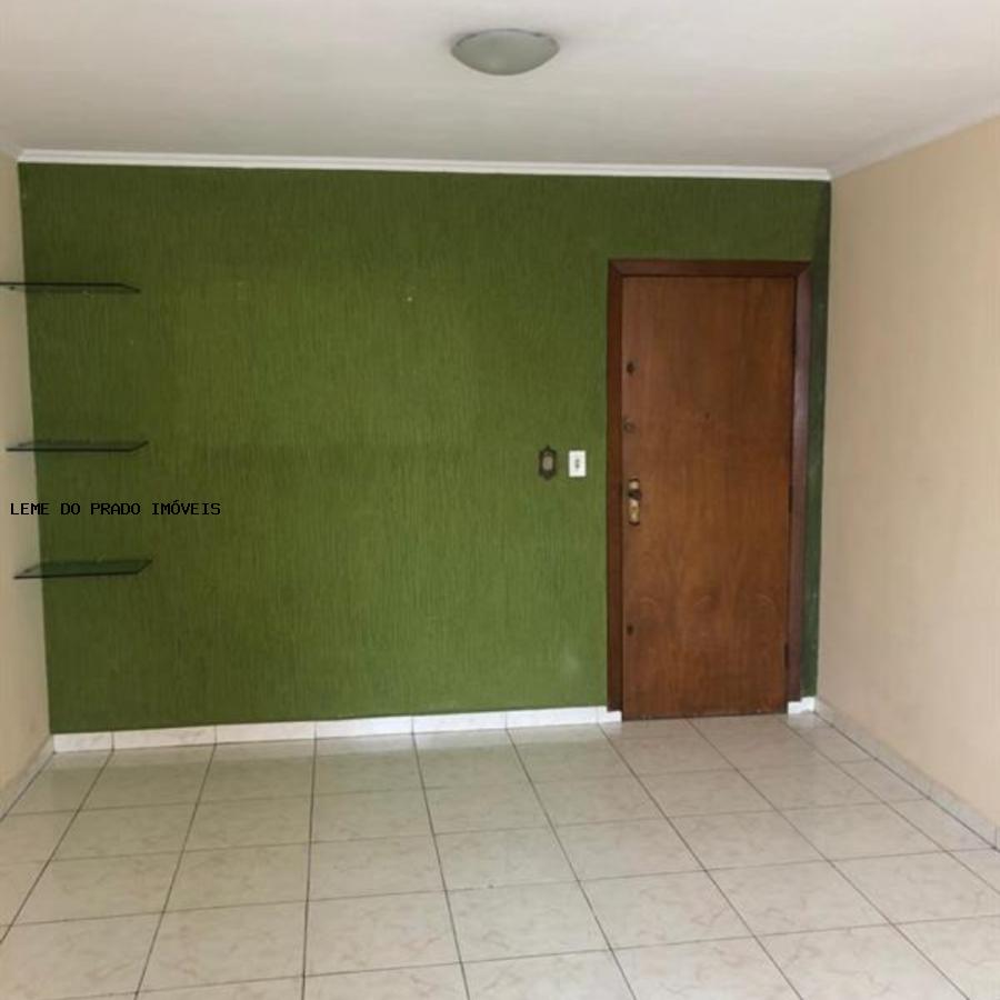 Apartamento à venda com 3 quartos, 140m² - Foto 2