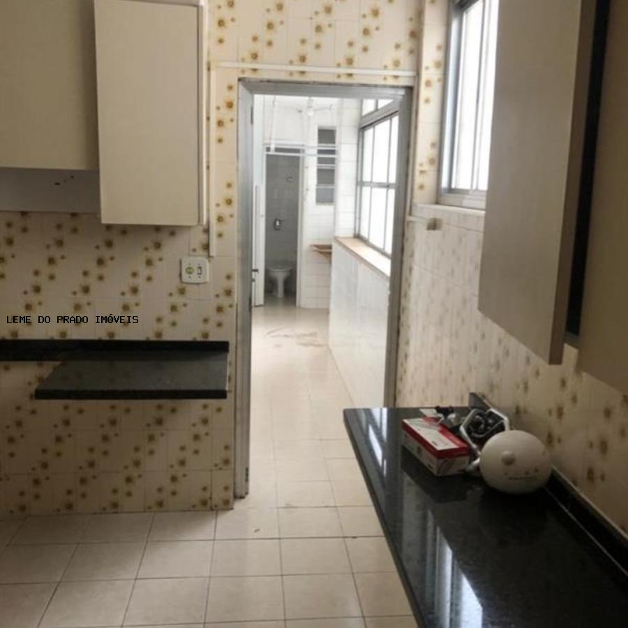 Apartamento à venda com 3 quartos, 140m² - Foto 10