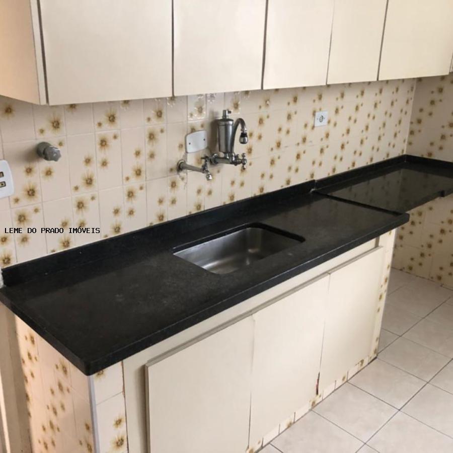 Apartamento à venda com 3 quartos, 140m² - Foto 11