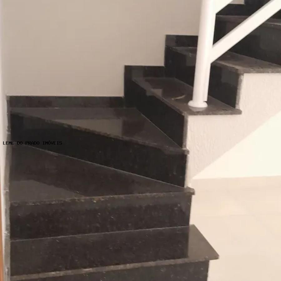 Sobrado à venda com 2 quartos, 140m² - Foto 3