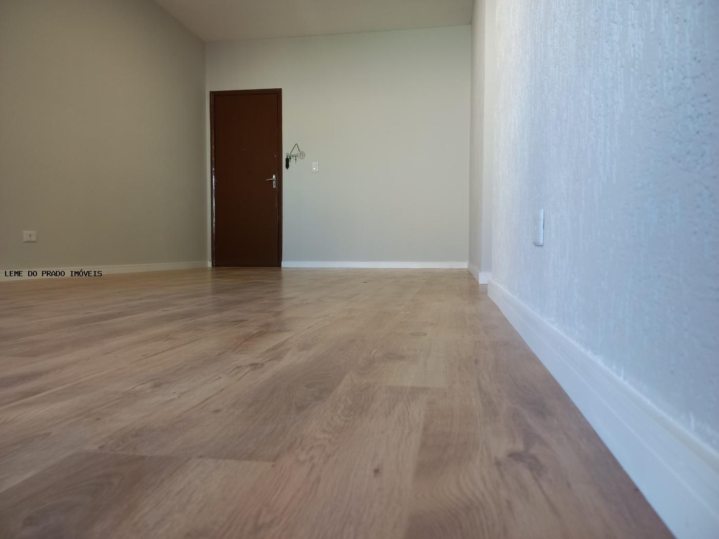 Apartamento à venda com 2 quartos, 70m² - Foto 6