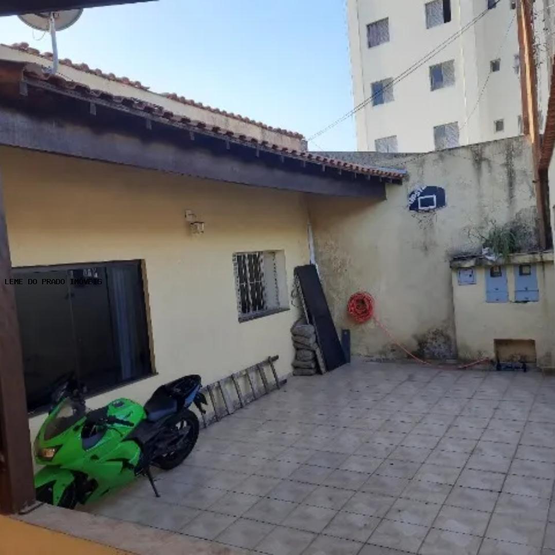 Casa à venda com 2 quartos, 250m² - Foto 1