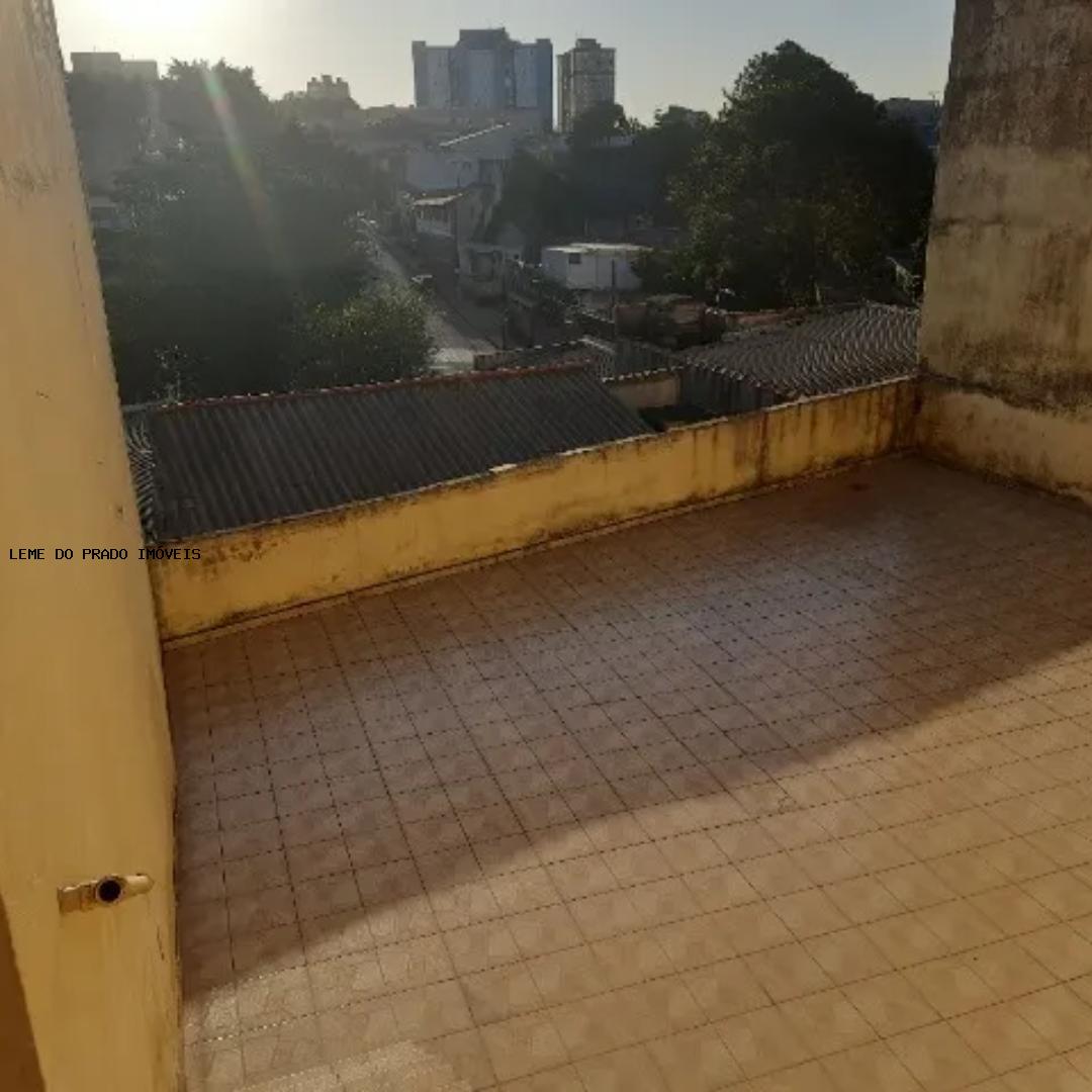 Casa à venda com 2 quartos, 250m² - Foto 2