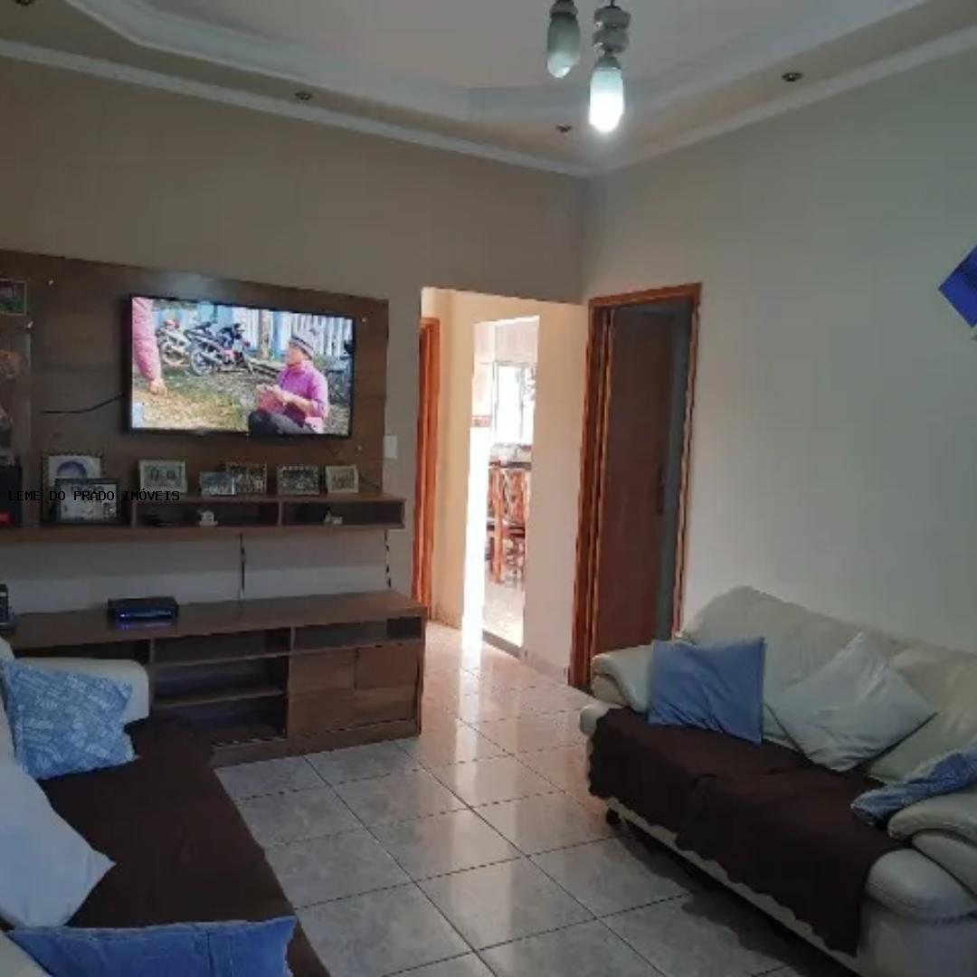 Casa à venda com 2 quartos, 250m² - Foto 8