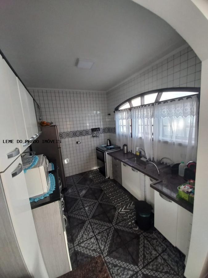 Sobrado à venda com 3 quartos, 326m² - Foto 17