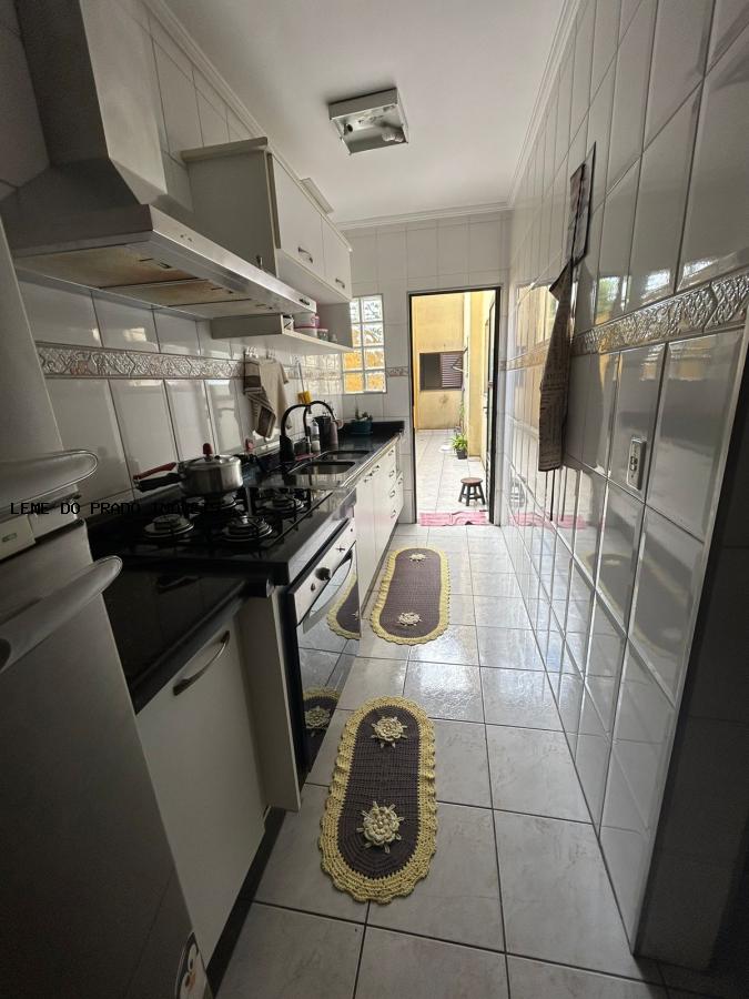 Apartamento à venda com 3 quartos, 107m² - Foto 32