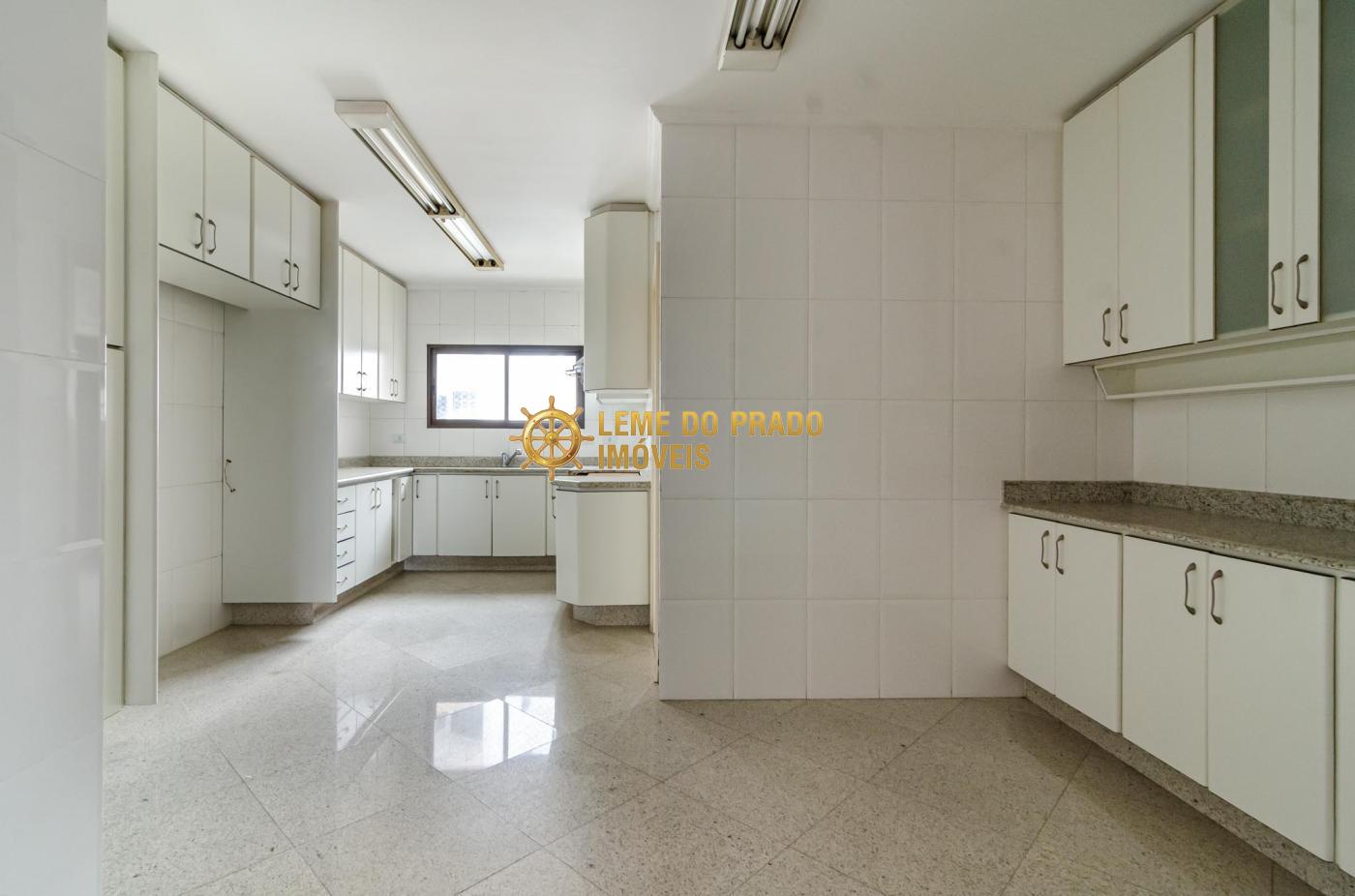 Apartamento à venda com 3 quartos, 184m² - Foto 11