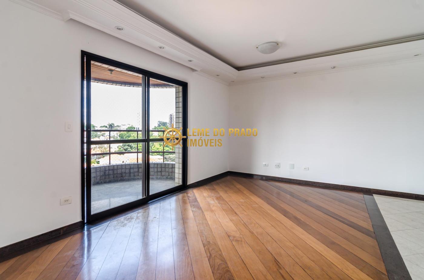 Apartamento à venda com 3 quartos, 184m² - Foto 4