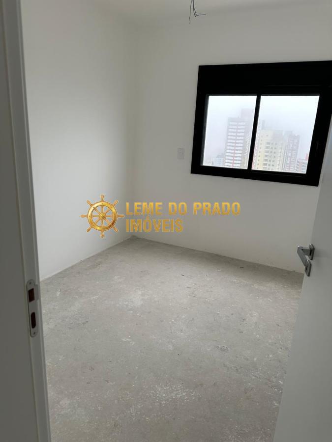 Apartamento à venda com 3 quartos, 125m² - Foto 2